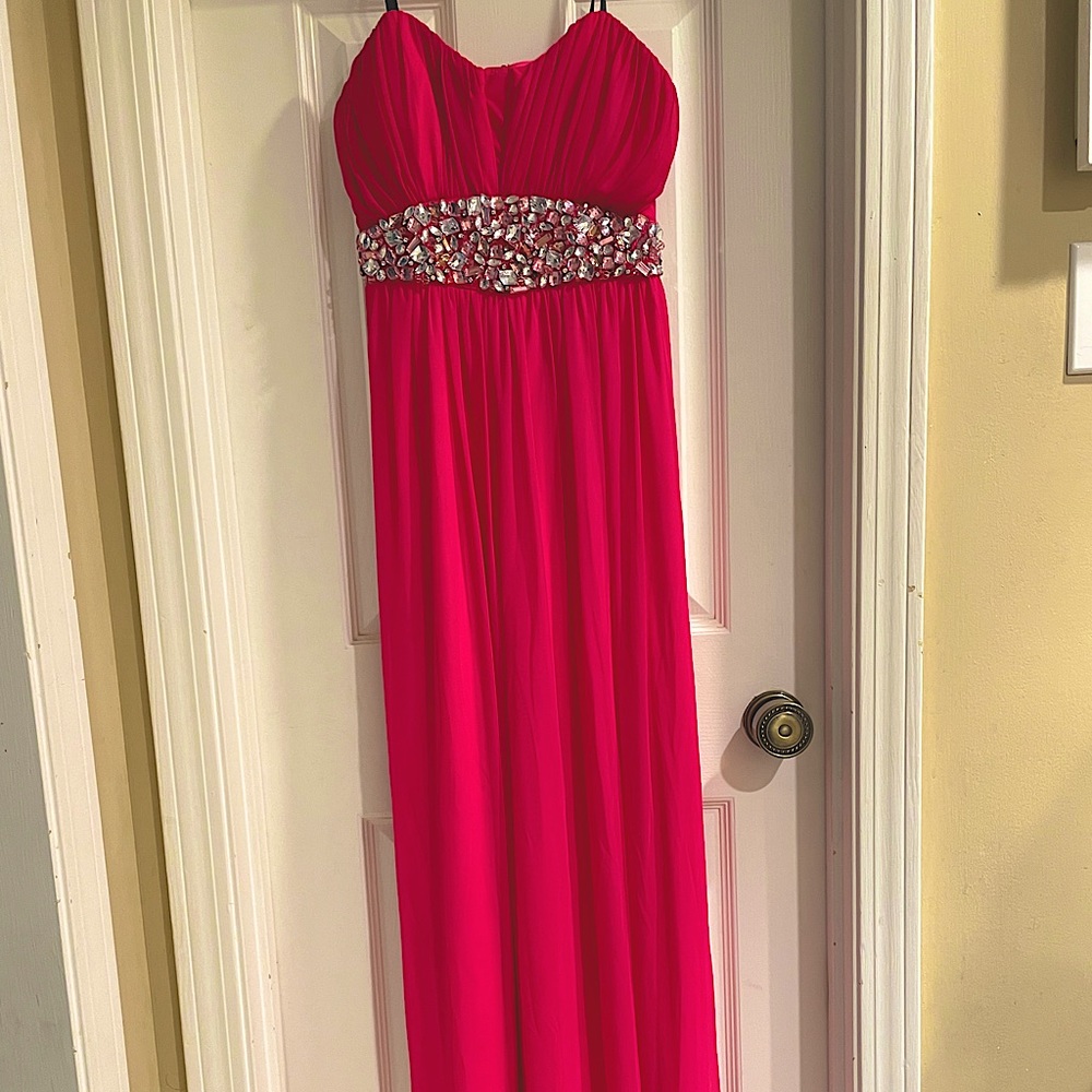 Gorgeous Pink Flowy Formal Dress